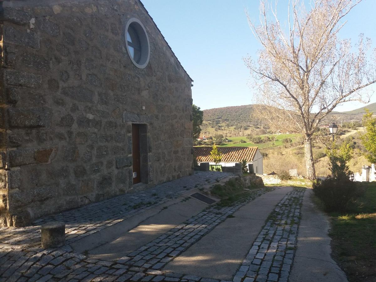 Casa Rural De Benjamin Palencia Villafranca de la Sierra Exterior photo