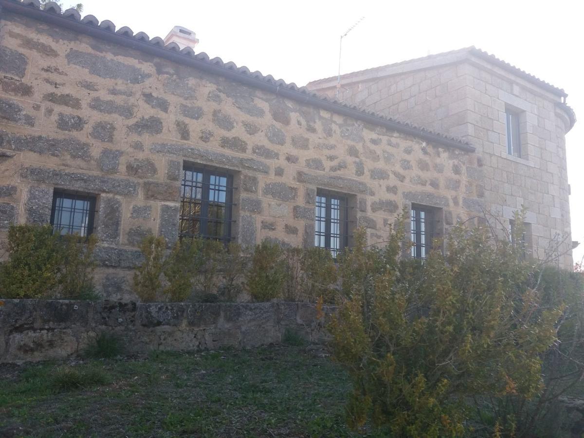 Casa Rural De Benjamin Palencia Villafranca de la Sierra Exterior photo
